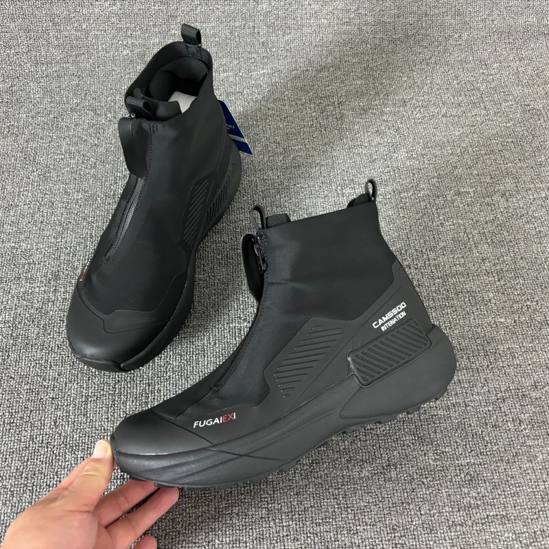 Sepatu Trekking Mid-Top Nyaman - Sneaker Zone ulasan dan harga